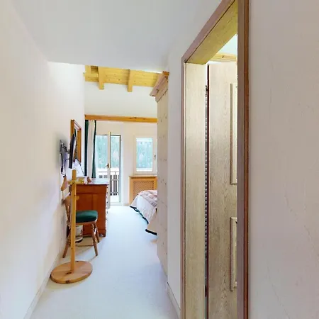 Abitaziun Tretscha - *