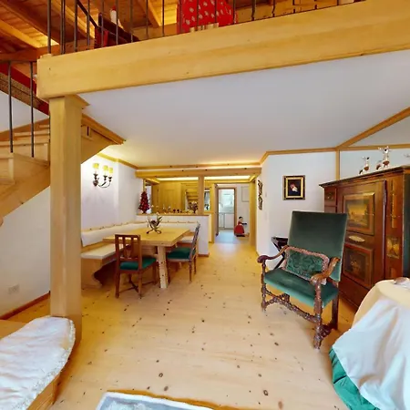 Abitaziun Tretscha - *