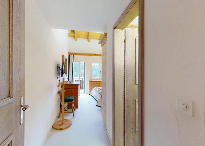 Abitaziun Tretscha - *